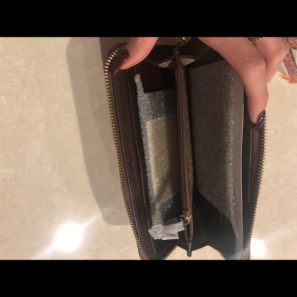 Michael Kors Jet Set Continental Wallet - Picture 3 of 6